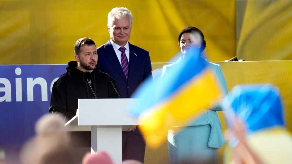 Zelenskyy oo ka hadlaya shirka Vilnius.jpg